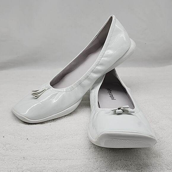 JEFFREY CAMPBELL BALLERINA FLAT IN WHITE CRINKLE PATTEN LADIES 8.5 NWOB GORGEOUS - Picture 15 of 16